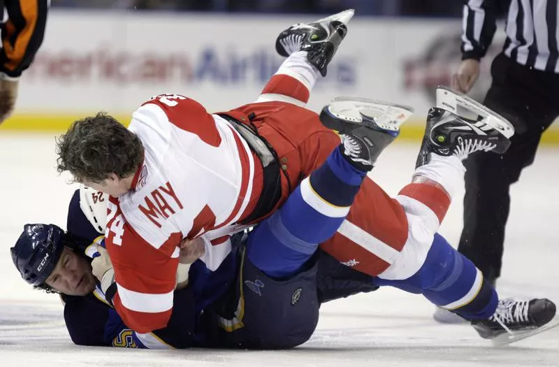 St. Louis Blue Brad Winchester and Detroit Red Wing Brad May fight