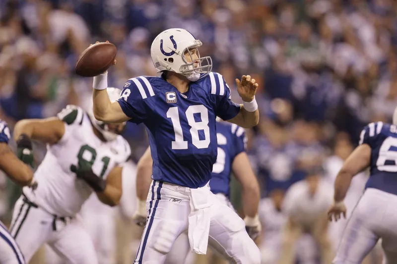 Peyton Manning throwing