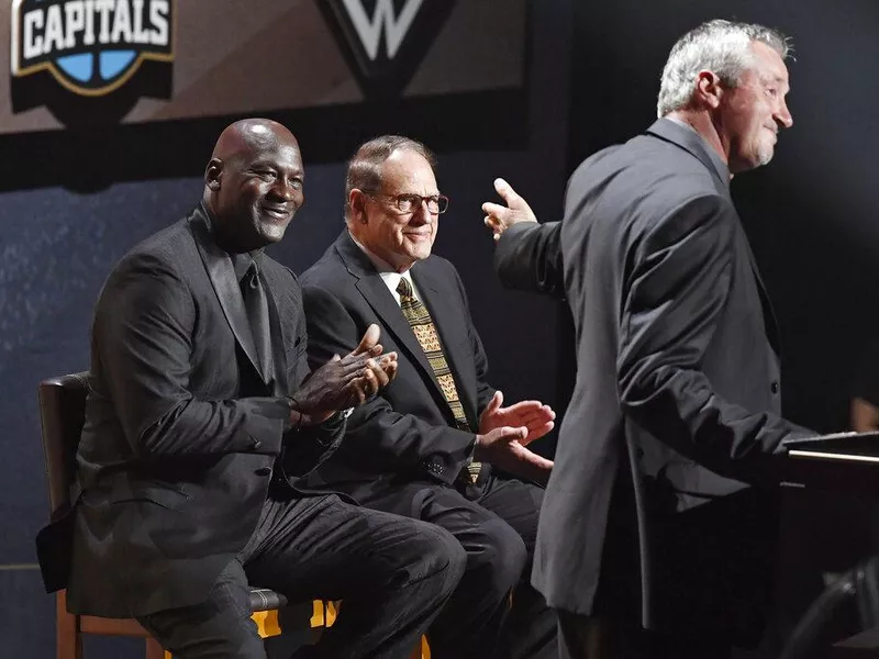 Toni Kukoc, Michael Jordan and Jerry Reinsdorf