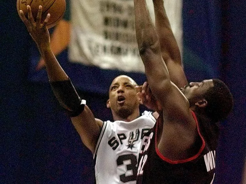 Sean Elliott against Portland Trail Blazers