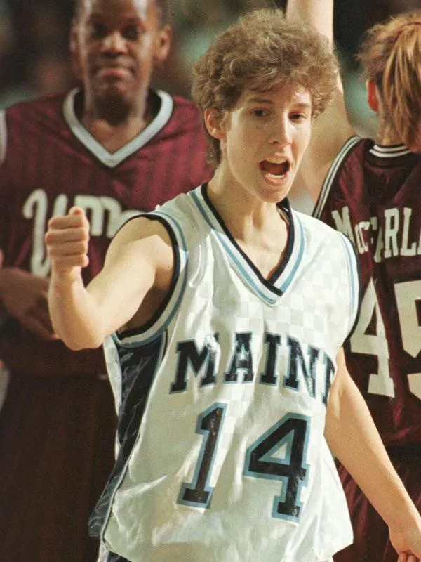 Cindy Blodgett celebrates after hitting basket