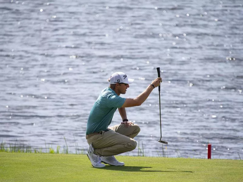 Richy Werenski lines up birdie putt during final round of the 3M Open